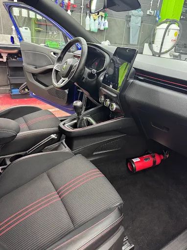 Detailing intérieur d'une voiture chez Acati Wash